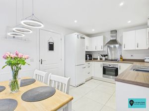 Kitchen/Diner- click for photo gallery